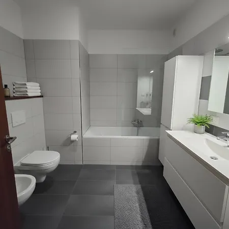 Grand Summit Apartment *